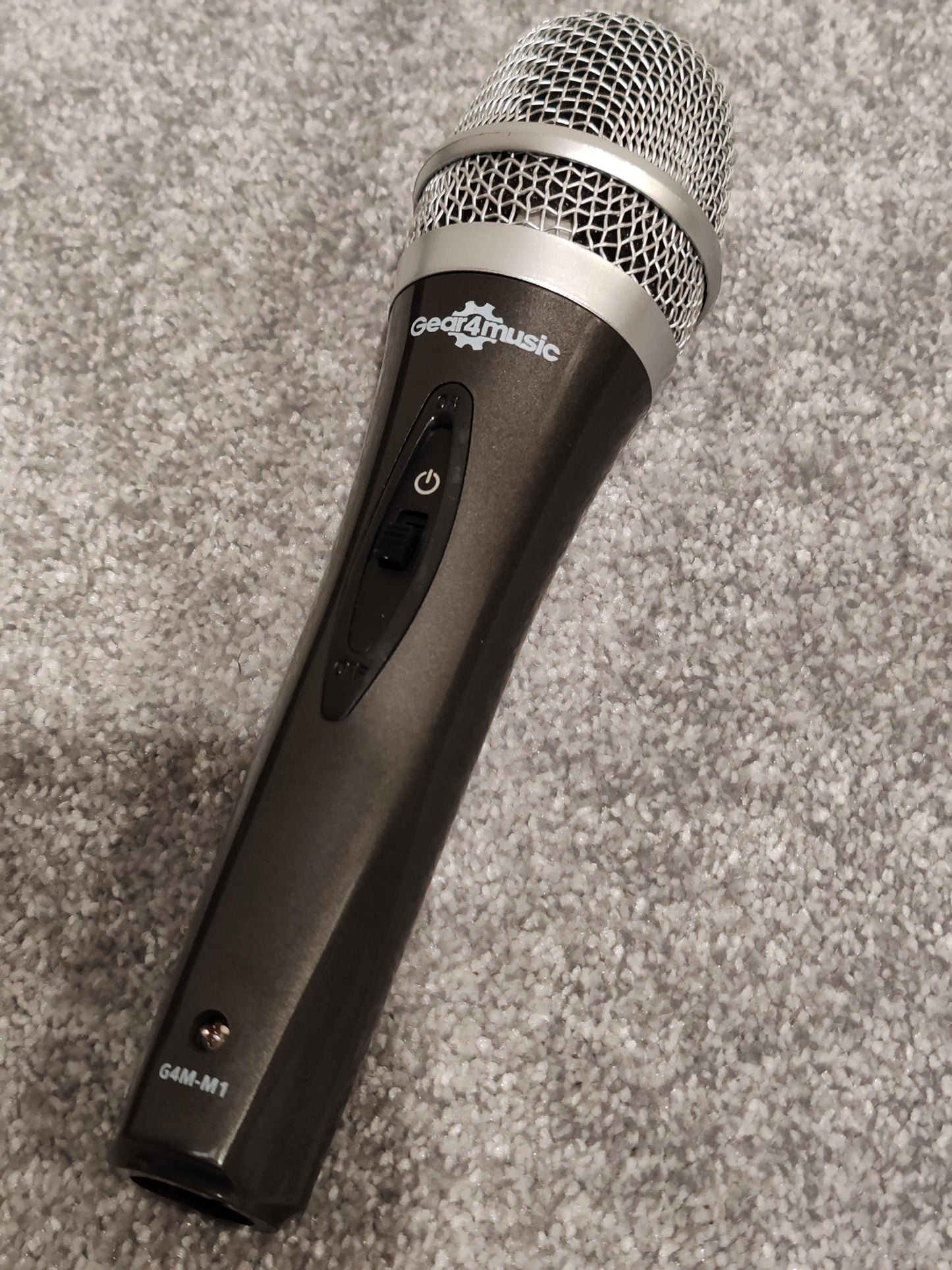 Gear4Music M1 Dynamic Microphone - Boxed