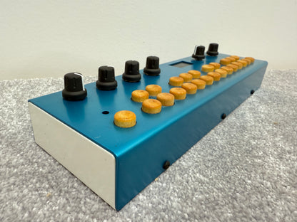 Critter & Guitari Organelle - Synth / Sampler / Drum Machine / Sequencer / Music Maker - with Case / Power Supply