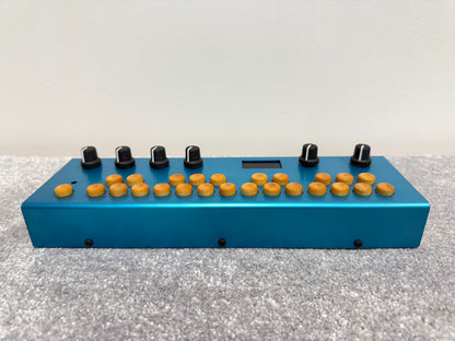 Critter & Guitari Organelle - Synth / Sampler / Drum Machine / Sequencer / Music Maker - with Case / Power Supply